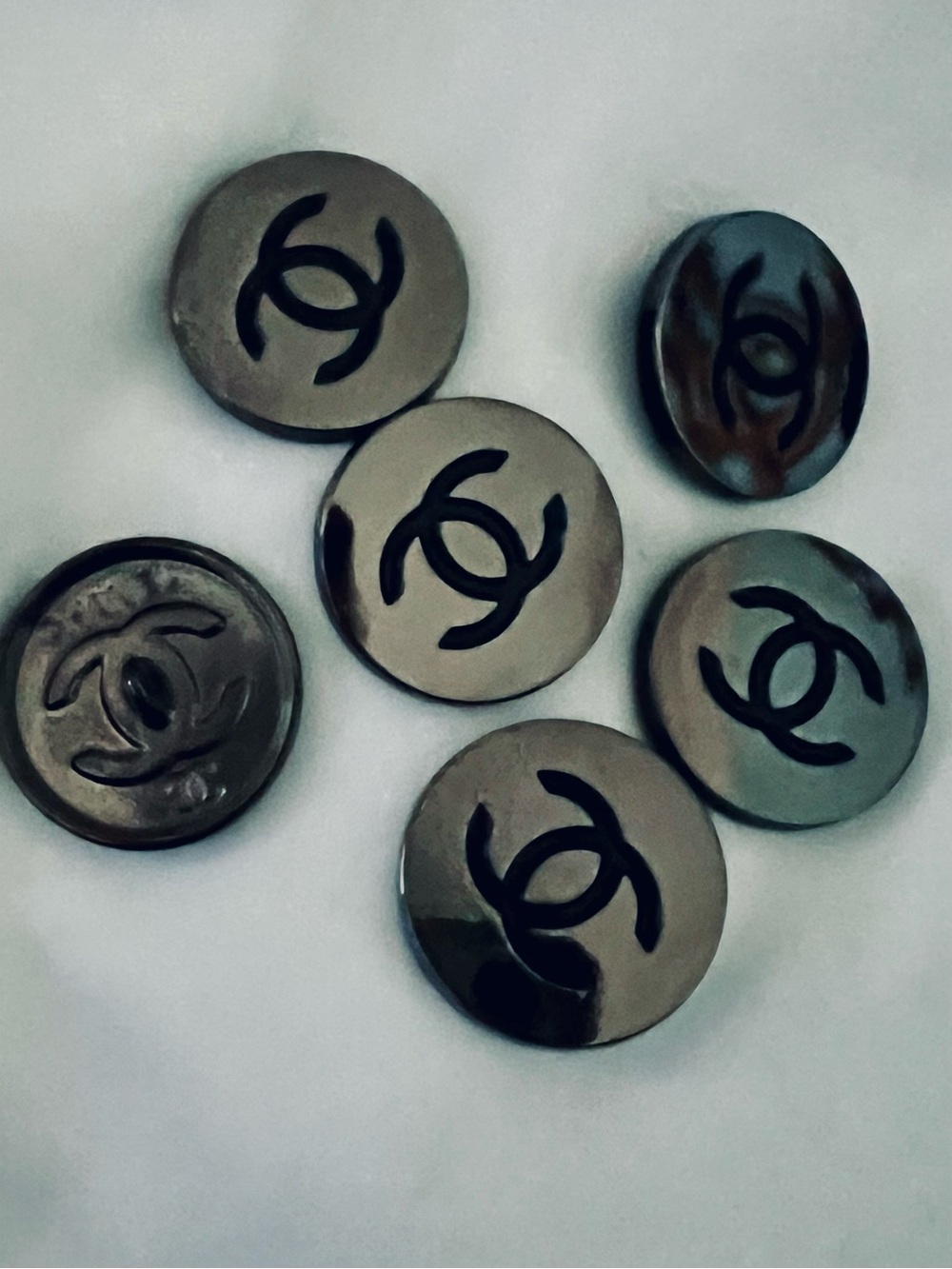 Cc style/25mm/(set of 6)Chrome Black/Blackenamel logo/shankButtons